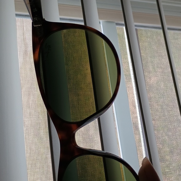 Ray-Ban Sunglasses - Picture 8 of 8